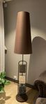 häftig  golvlampa 
