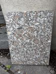 Granit skivor och kantstöd för hyllor