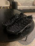 Nike vapormax plus triple black