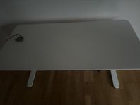 Höj och sänkbart skrivbord