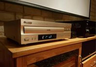Pioneer CLD-R7G Laserdisc Spelare