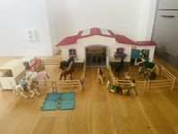 Schleich hästgård med tillbehör