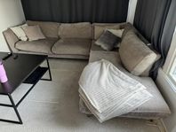 Sammet soffa från Mio