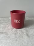 Mugg från Design Letters - Kiss
