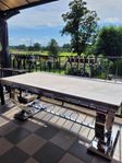 Bord betong/sten toppskiva, rostfritt underrede + 4 stolar 
