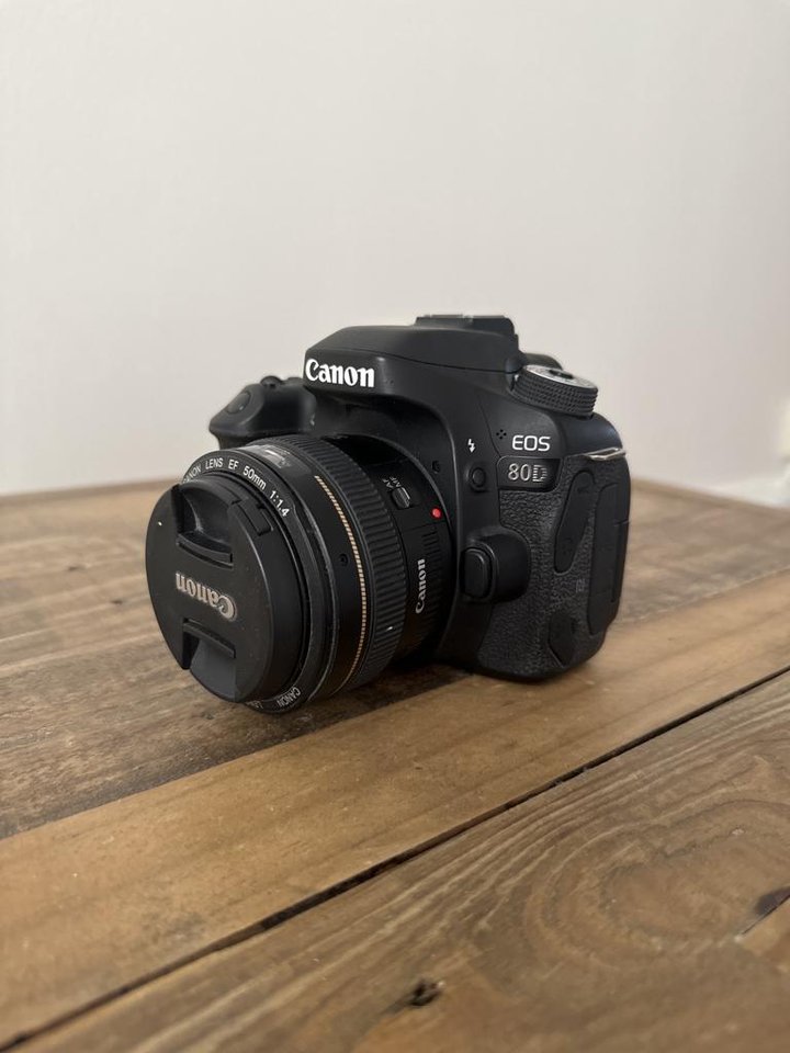 CANON 80D + Canon EF 50mm f/1...