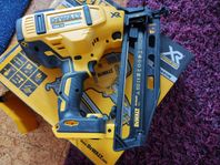 dyckert/spikpistol DeWalt dcn660 oanvänd, ca 1år./nyskick