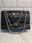 Chanel väska, 2.55, Nypris 130 000 kr