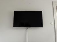 Toshiba 40” TV (40L7363D) + Google Chromecast 3rd gen
