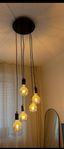 svart lampa 