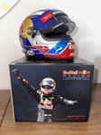 Max Verstappen Redbull mini hjälm 1:2
