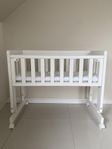 Troll bedside crib