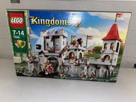 Lego Castle 7946 Kings Castle Oöppnad!