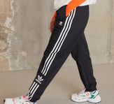 Adidas originals träningsbyxor 