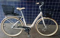 Crescent Elora Silver Pearl 2024 | Nyskick | Endast 56 mil 