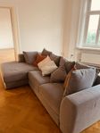 Soffa med kuddar säljes billigt