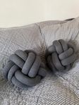 Kuddar Knot 2 st mörkgråa 