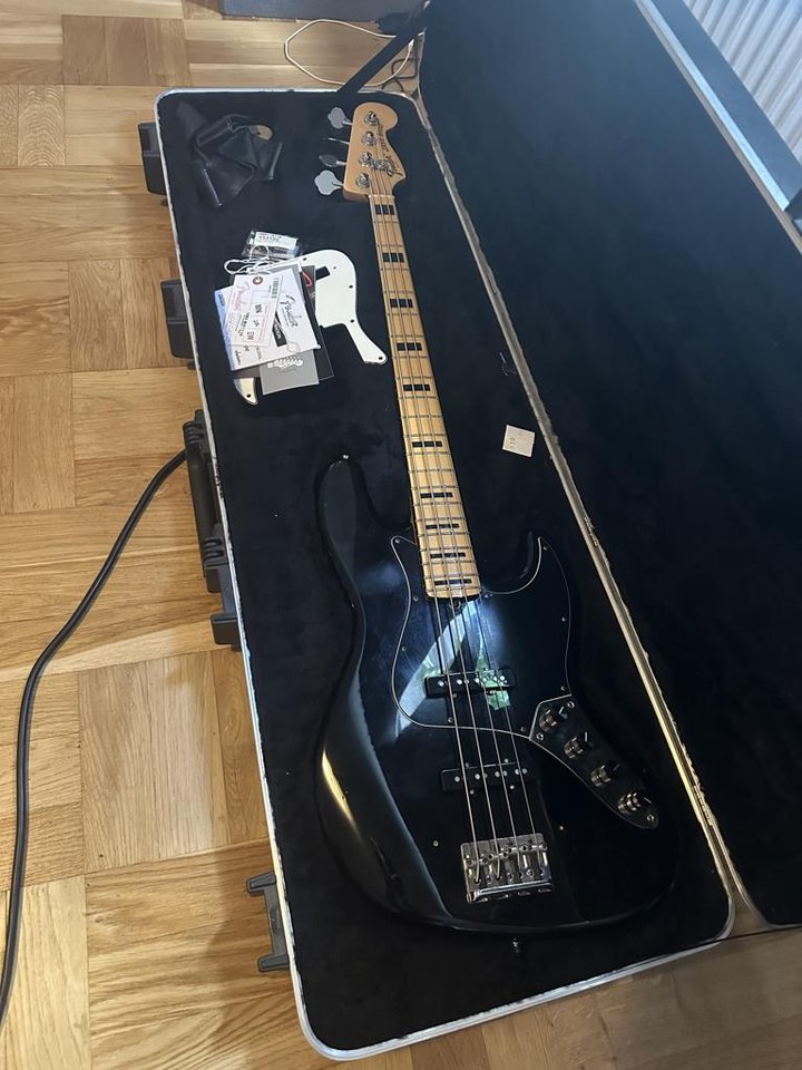 Fender American Deluxe Jazz Bass