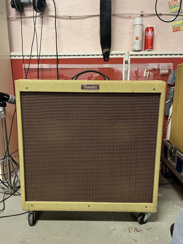 Fender Blues De Ville  4 x 10”