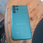 Två mobiltelefoner, nya