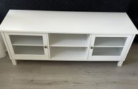 Tv-bänk