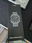 galaxy watch ultra silver grå