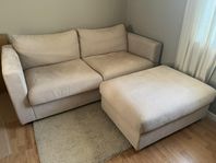 Bäddsoffa och fotpall