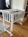 Spjälsäng bedside crib- carena väddö. Inkl tillbehör