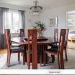 Unikt bord + 8 stolar