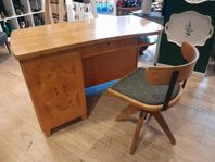 Skrivbord från 1956, med stol