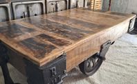 Industriell soffbord UNIK