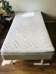 Fällbara sängben och säng 105 för compact living