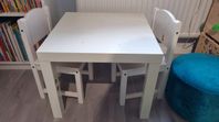 bord och två stolar för barn från ikea