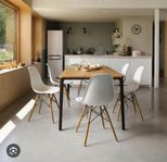 4 st vita Vitra Eames stolar säljes