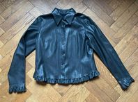 Elegant snygg skinnjacka i fuskskinn stl 40 märke Oui