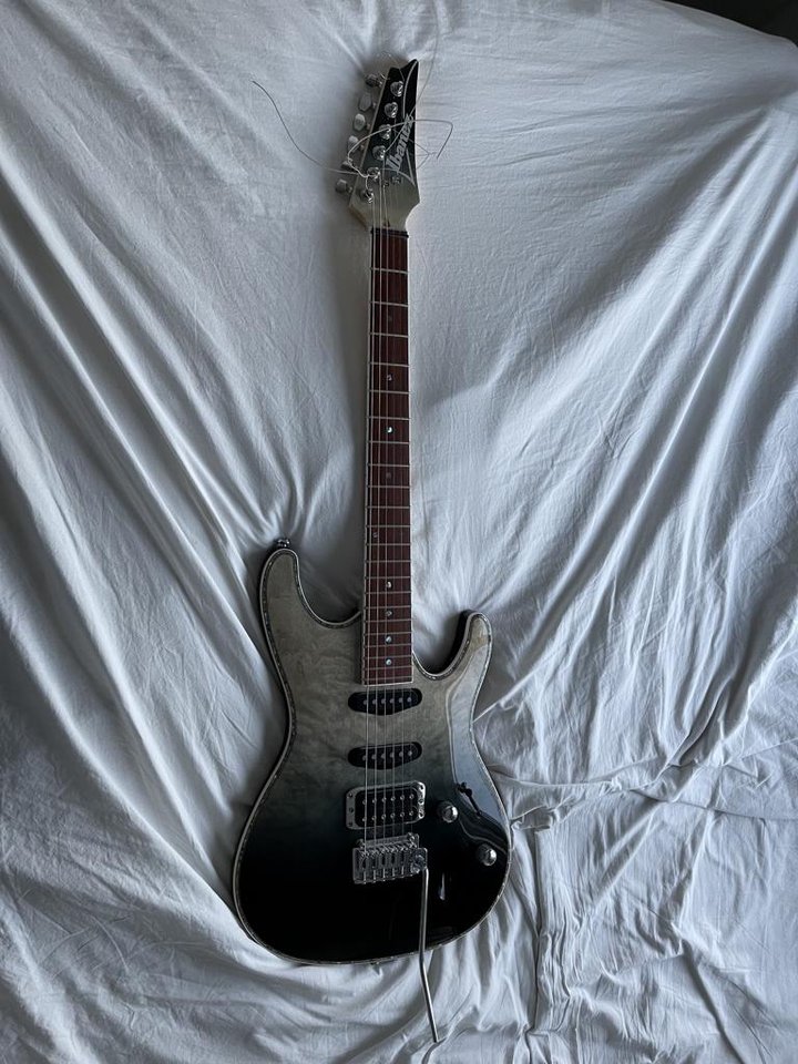 Ibanez gitarr(PRISET ÄR INTE ...