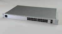UniFi Dream Machine + Switch 24 PoE