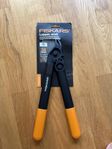 Fiskars Grensax – PowerGear Anvil (Ny i förpackning)