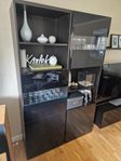 Ikea Bestå, 2 svarta högskåp med luckor och belysning