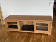 Tv bänk i ek
