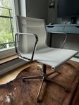 Charles Eames ’Group Aluminium’ kontorsstol