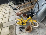 Nyskick! Stoy Cykel 12" + korg + stödhjul + Cykelstång