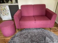 Soffa 2-sits med sitt-puff i samma tyg