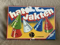 Spelet HATTJAKTEN, sliten låda men mycket fint innehåll!