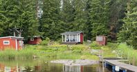Sommaridyll på ö i sjön Väringen