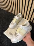 Valentino open