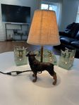 Bordslampa med  Rottweiler som fot