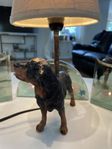 Bordslampa med  Rottweiler som fot