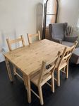 Köksbord inkl. 4 st. stolar i nyskick från IKEA