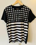 Svart-vit T-shirt